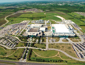 Aerial photo shows Samsung’s Austin campus, the company’s only semiconductor fabrication site outside of South Korea. A $3.6-billion plant upgrade to build out the second phase of the 2.3-million-sq-ft complex is scheduled to be complete by end of next year. 