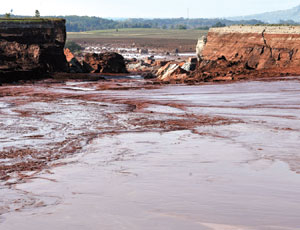 Hungarian Tailings Dam Leak Kills 7, Contaminates Rivers