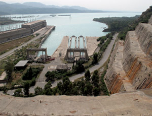 Tarbela siltation prompted power planners to site a second dam upstream. 