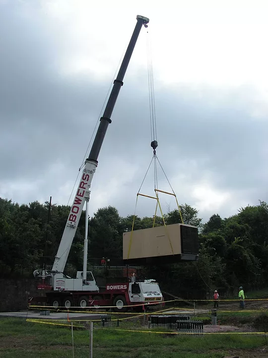 060728 Install Emer Generator 6.jpg