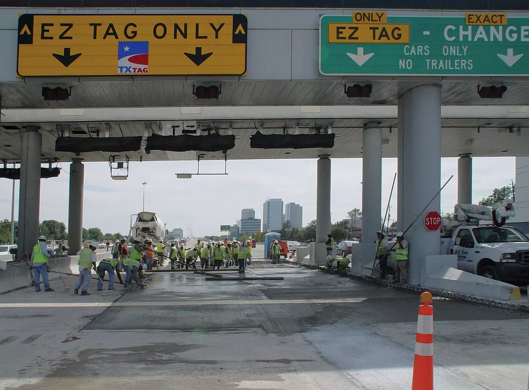 Paving lane 7-8 facing south.jpg