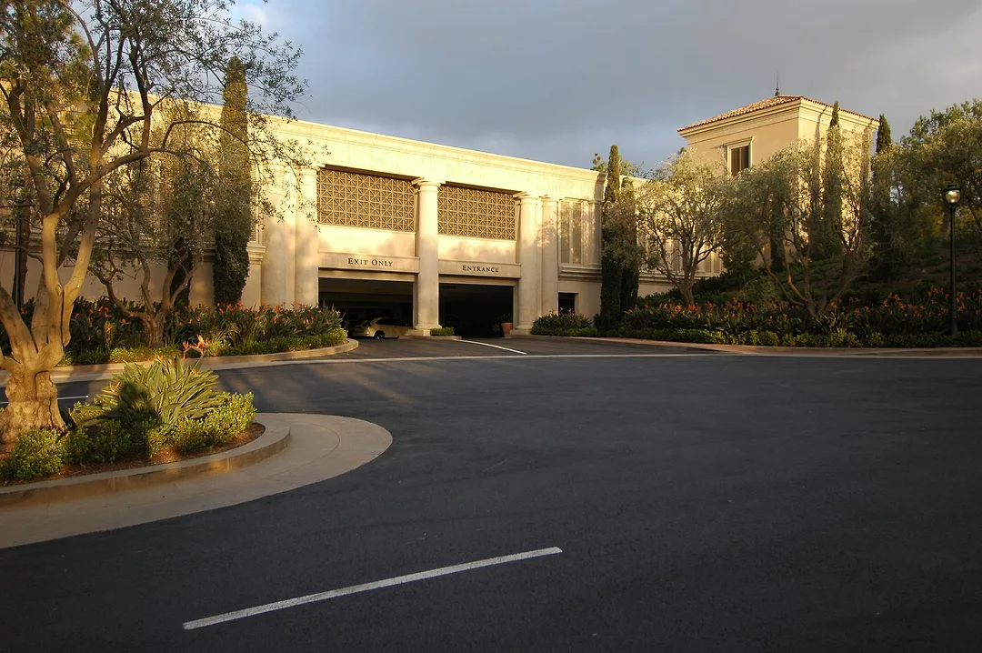 The Resort at Pelican Hill- Golf Course Parking Facility