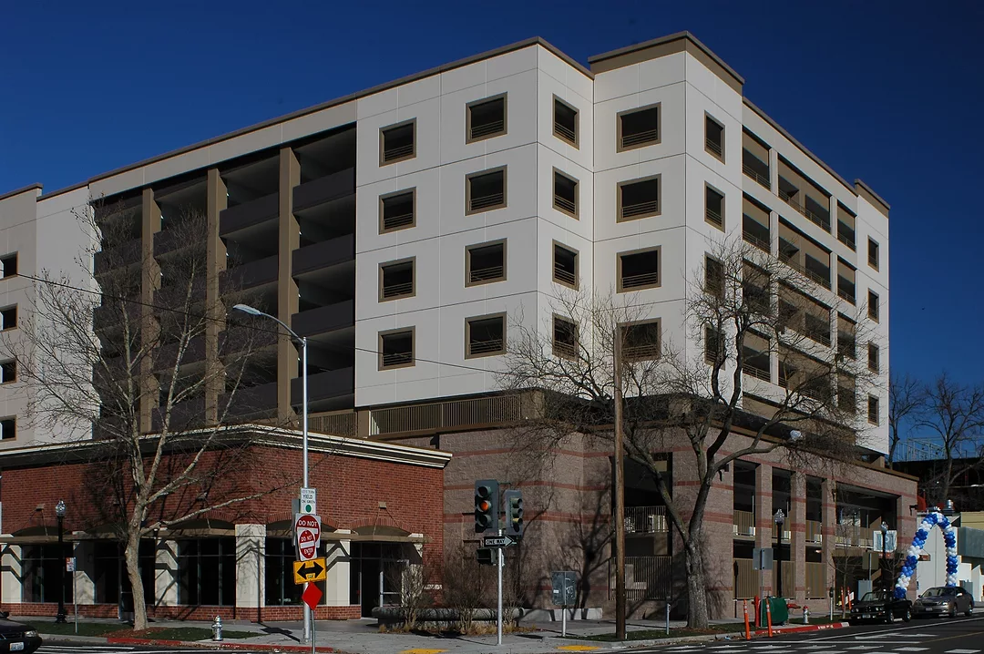 The Sutter Hospital Community Garage