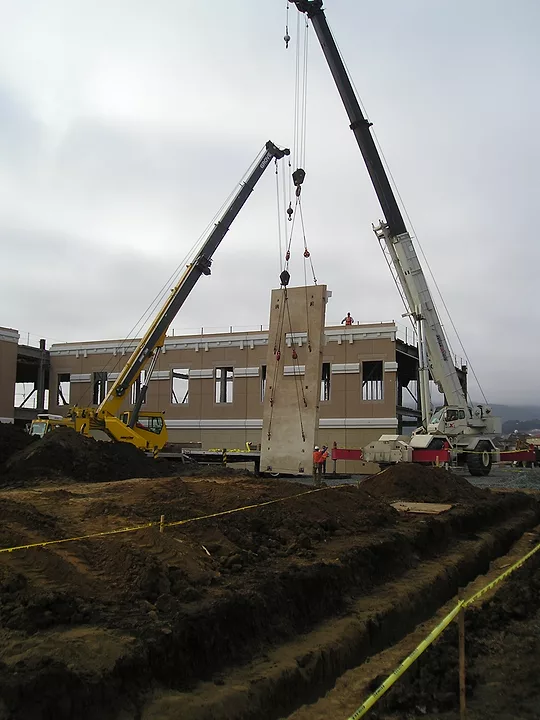 Erecting Pre Cast panels