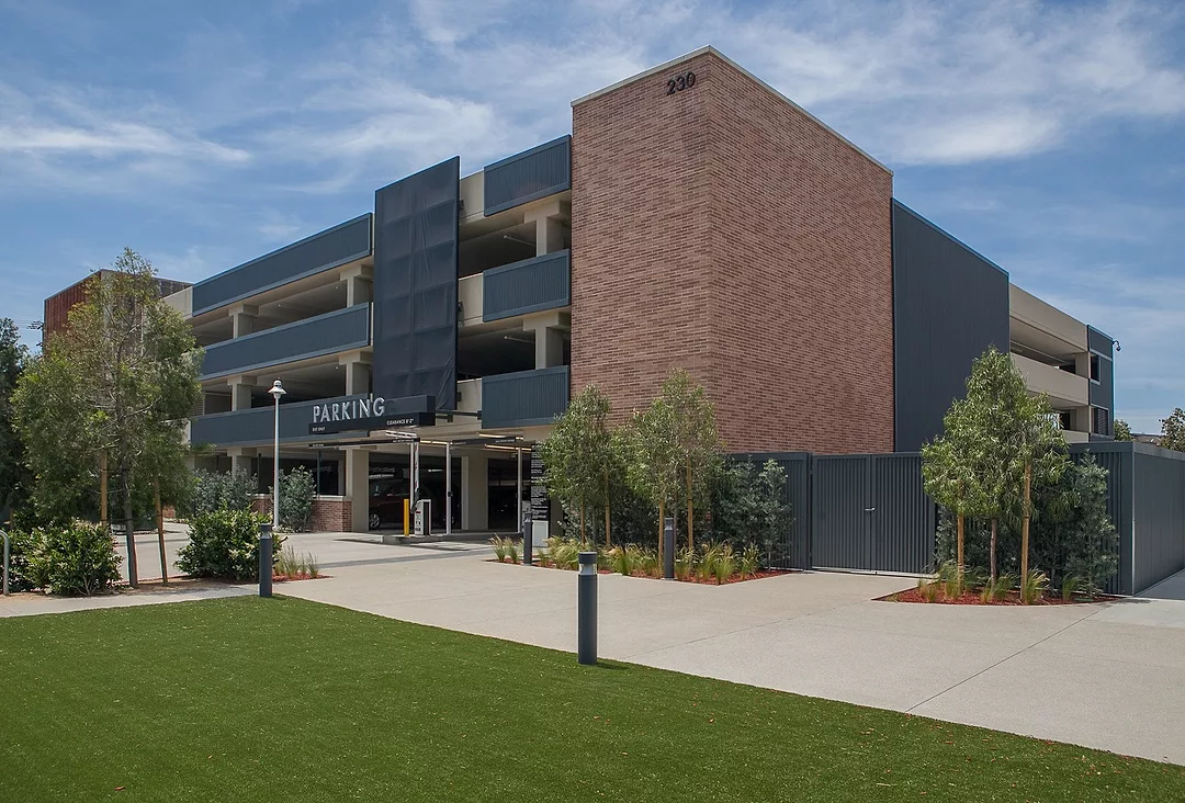 Chapman University, Filmmakers Parking Structure