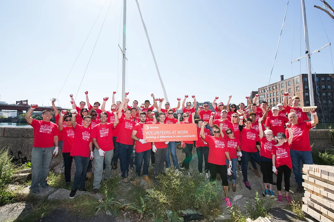 Stantec volunteers at HarborLAB