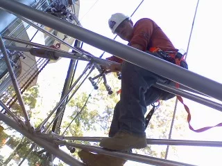 Ryan Whitney, Local 424, installing Dorma fittings
