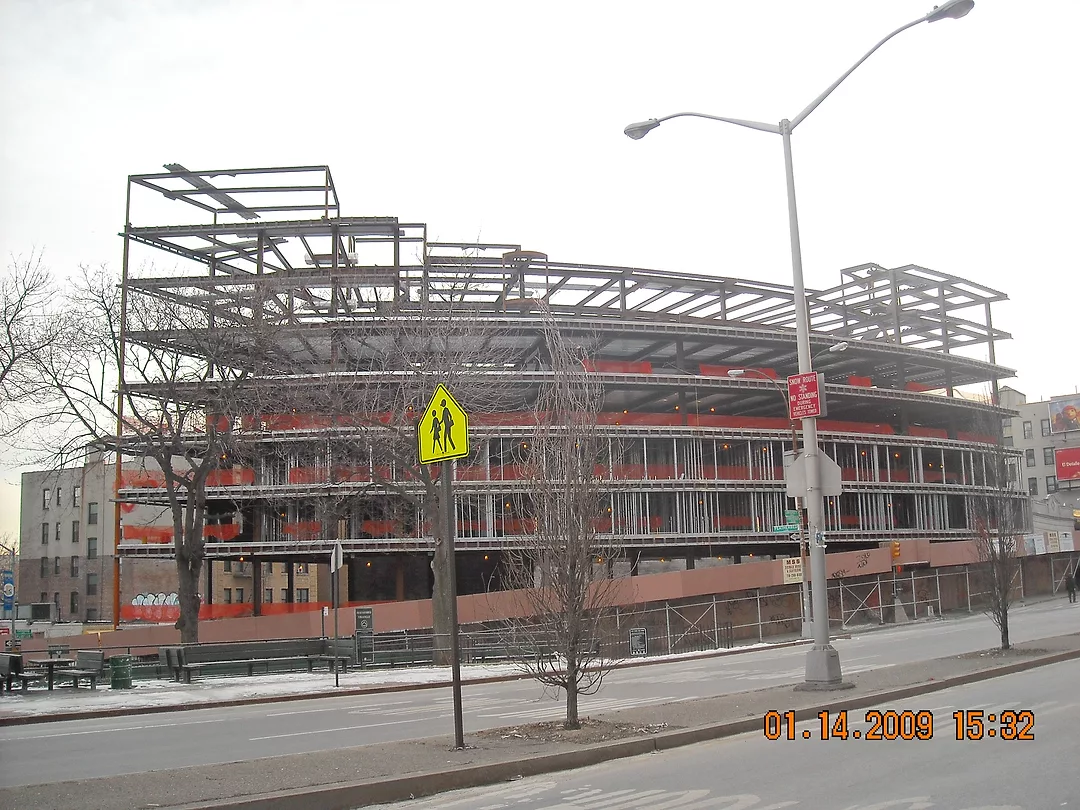 Washington Bridgeview Co-Ops Steel Erection