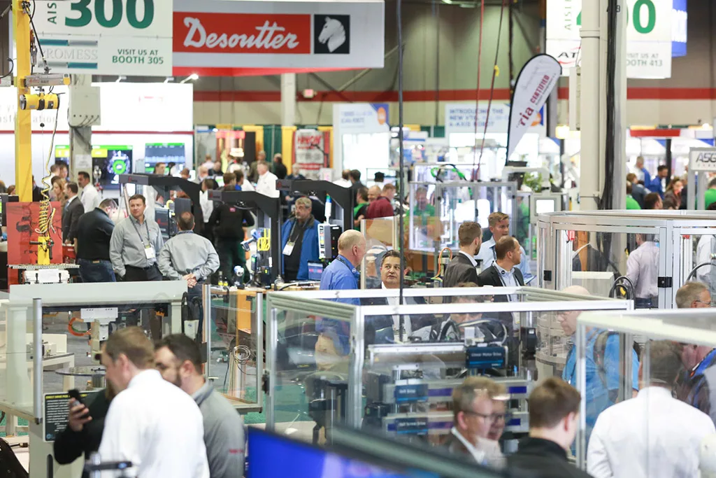 Showfloor-Party-Web-16.jpg