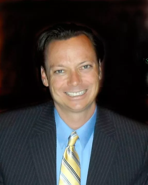 Vince Illia Named Top 100 Peterbilt Salesman