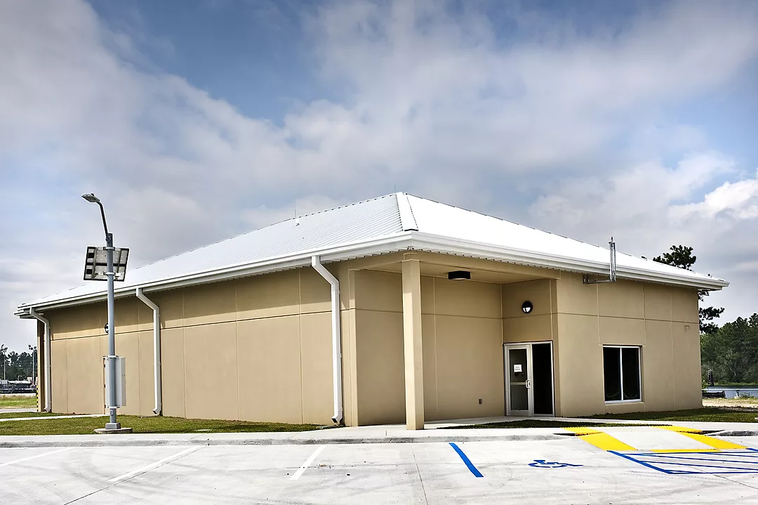 CRYOGENIC CONTROL CENTER & SAFE HAVEN FOR LOX/LH2 BARGES at Stennis Space Center