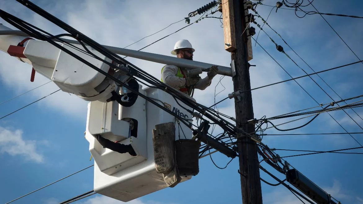 Power_Grid_Repairs_Hurricane_ENRwebready.jpg