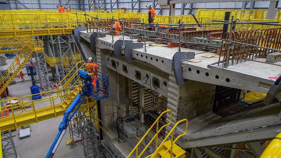 Workers checking the first segment of the Colne Valley Viaduct landscape Feb 2022.jpeg
