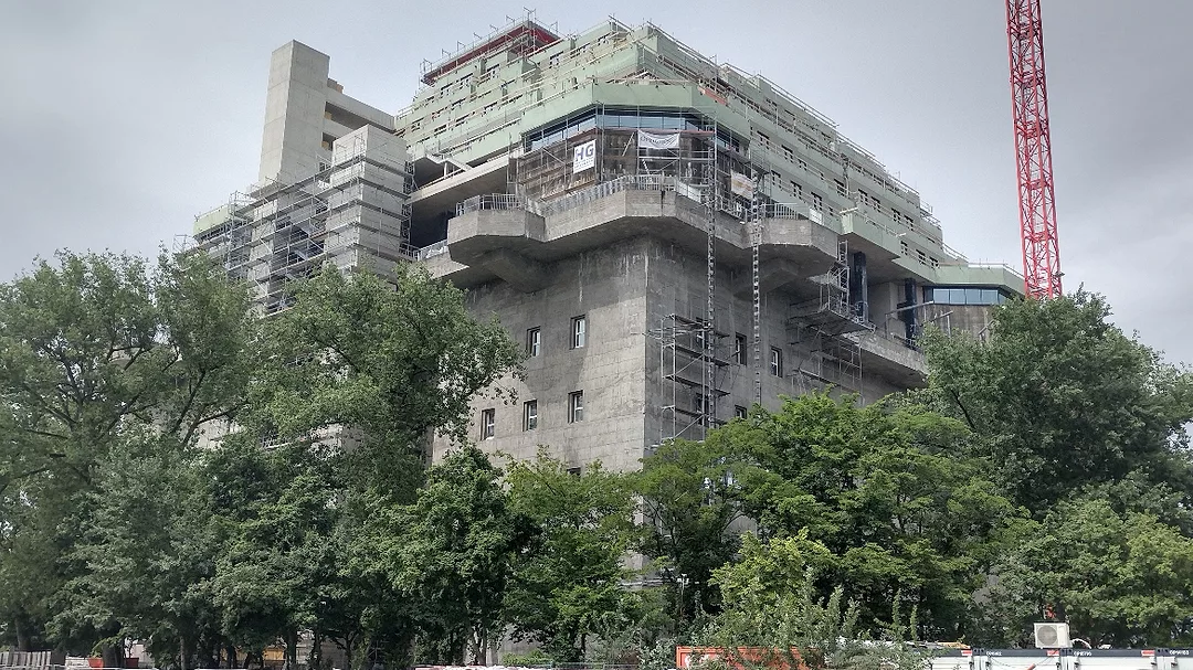4 New superstructure is nearing completion credit Peter Reina.jpg