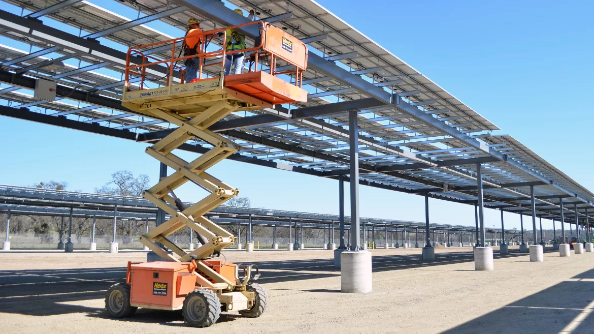Solar_Microgrid_Construction_ENRweb.jpg