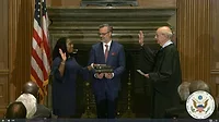 SCOTUS Kentanji swearing in.png SCOTUS Kentanji swearing in.png