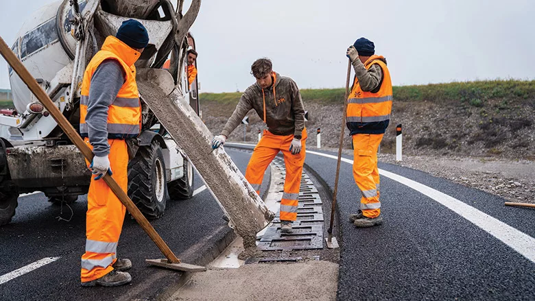 A 1-km closed test track in Italy