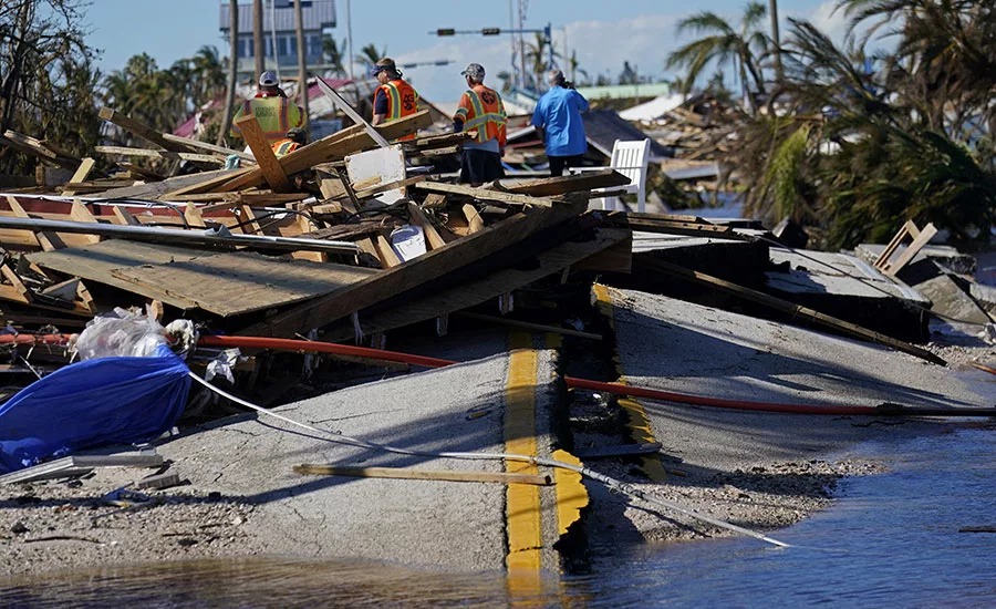 Hurricane_Ian_Pine_Island_Surveying_900_ENRwebready.jpg