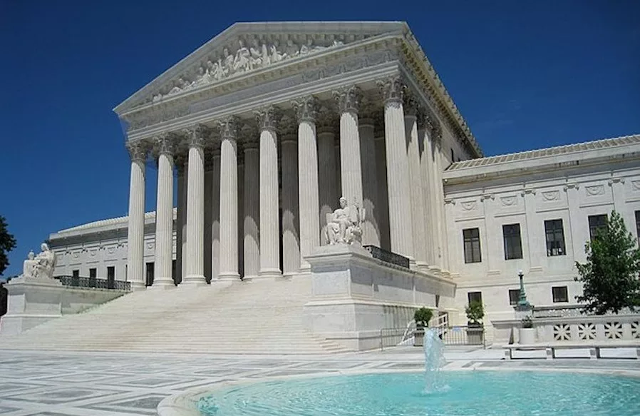 SCOTUSBLDGwiki.JPG