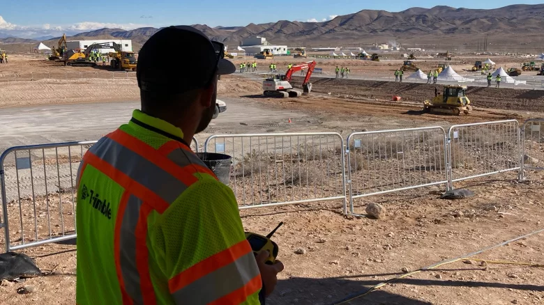 trimble_dimensions_remote_dozer_ENRweb.jpg