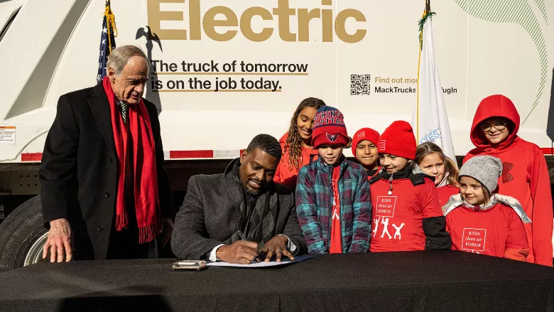 Regan_Signs_HeavyDutyStandard_ENRweb.jpg