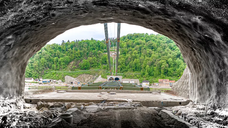 Linz10_tunnel_portal_ENRweb.jpg