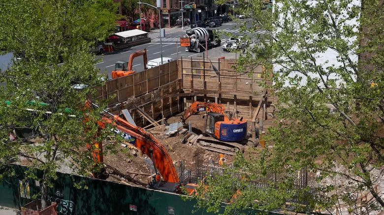 East_harlem_construction_site.jpg