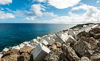 Glass Breakwater_ENRWebready.jpg Glass Breakwater_ENRWebready.jpg