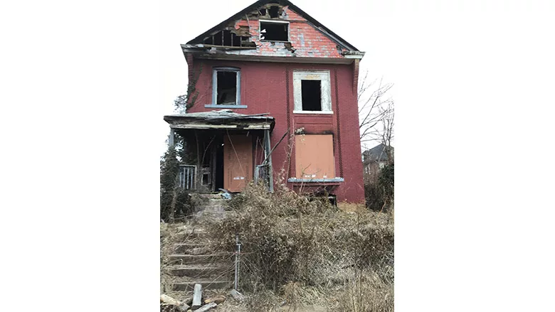 vacant St. Louis Building.jpg