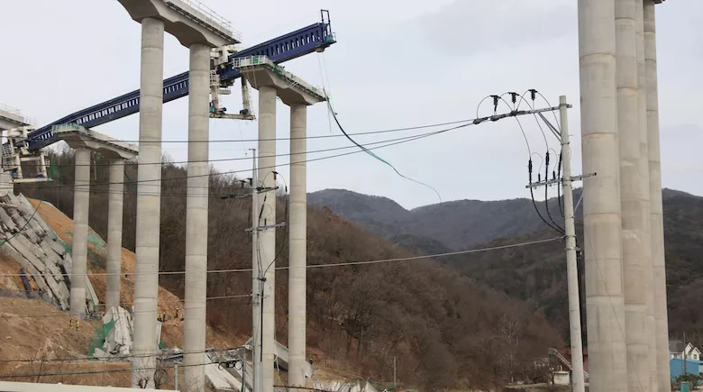 korean highway bridge fatalities