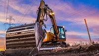 Excavator and power line dangers.jpg Excavators must keep clear of power lines