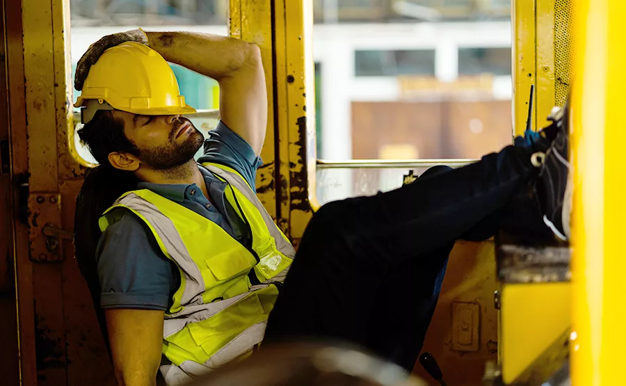 October construction jobs data shows fewer openings, slower hiring and reduced churn.
