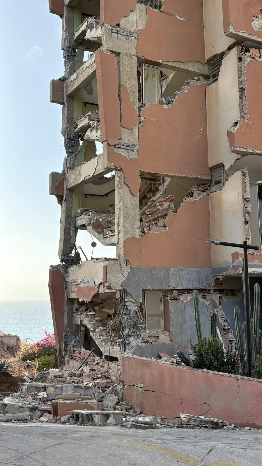 Venezuela quake collapse