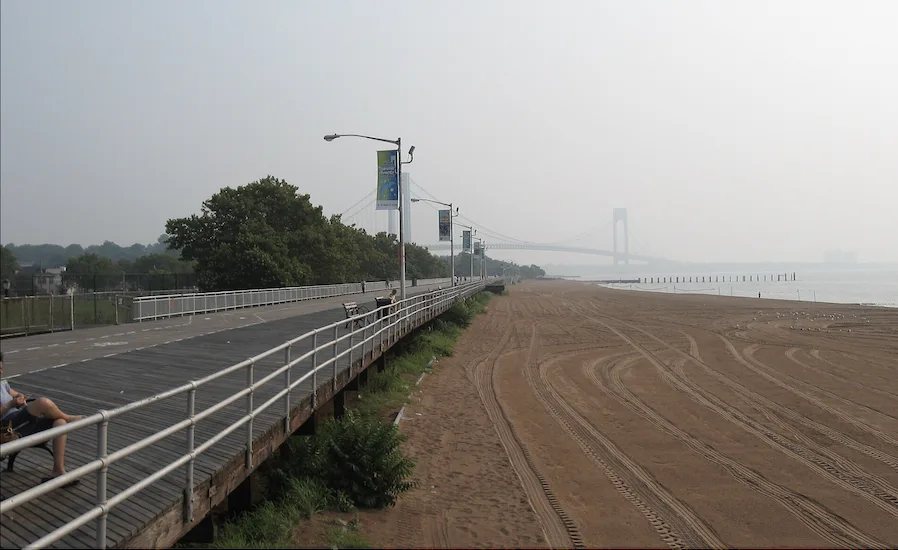 Staten Island, NY Beach prior to Sandy.png Staten Island sea barrier