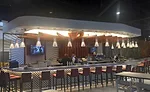 Wolfgang Puck Food Court tables