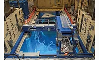 Water jet peening crane Water jet peening crane