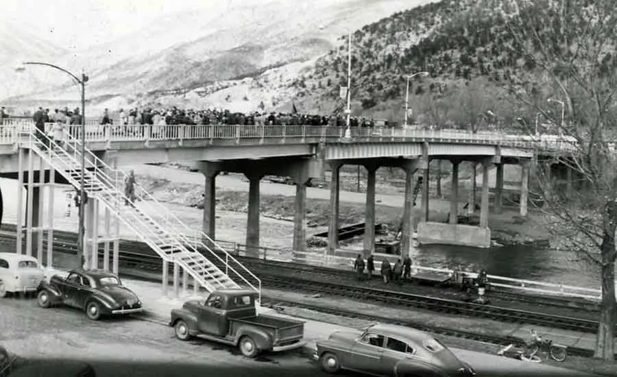 Grand Avenue Bridge in 1953