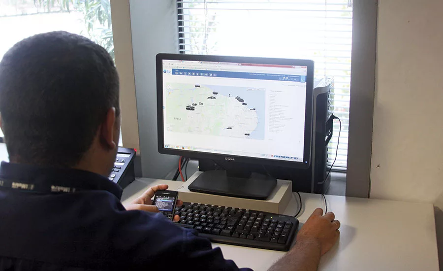 Makro monitors fleets