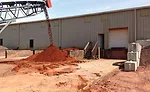 Conveyor belt streaming clay and sand