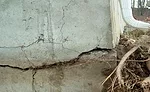 Concrete containing aggregate with pyrrhotite