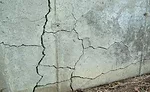 Concrete containing aggregate with pyrrhotite