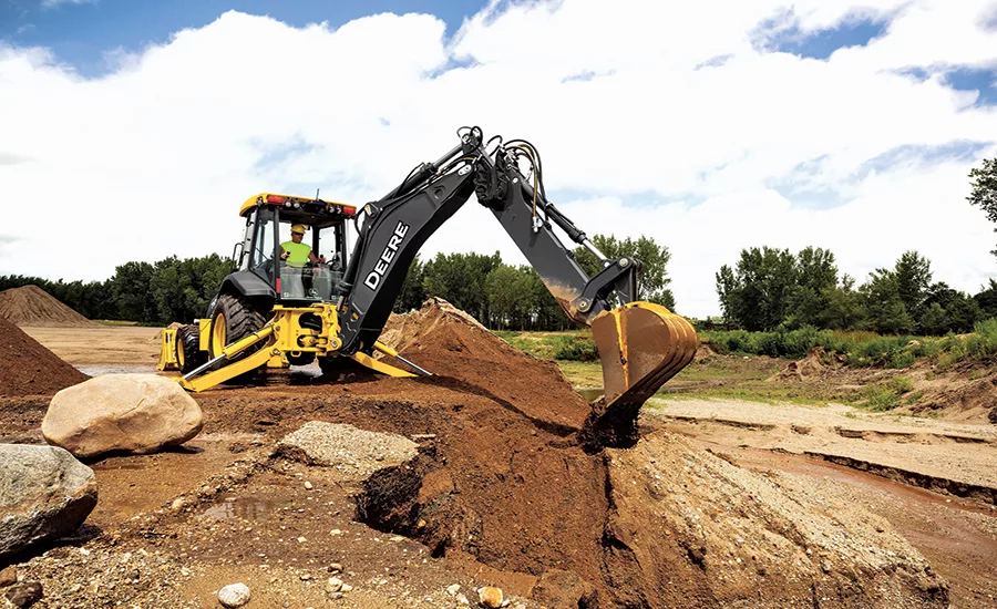 Deere 710L