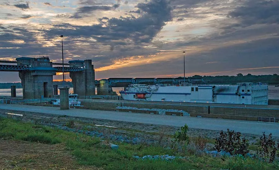 Ohio River barge traffic