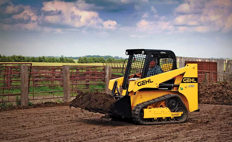 RT135 compact track loader