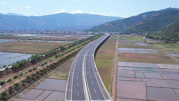 Yunnan Huali Expressway Sanchuan grand bridge