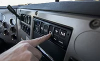 Mack-Granite-mDrive-HD-Interior-Cab-2-web.jpg Mack Granite mDrive HD console