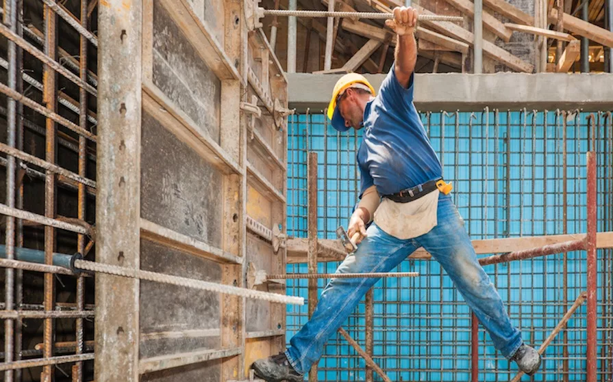 construction_worker_balancing.jpg