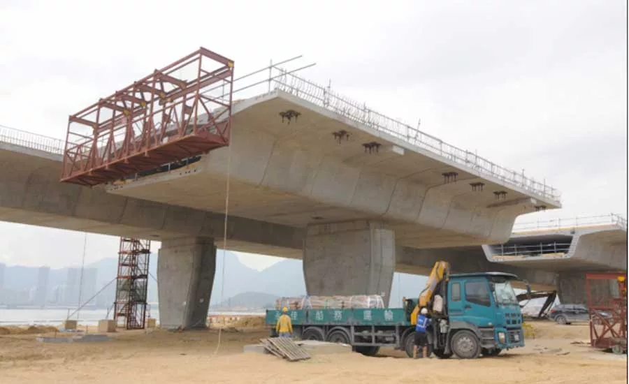 hong_kong_bridge_construction.png