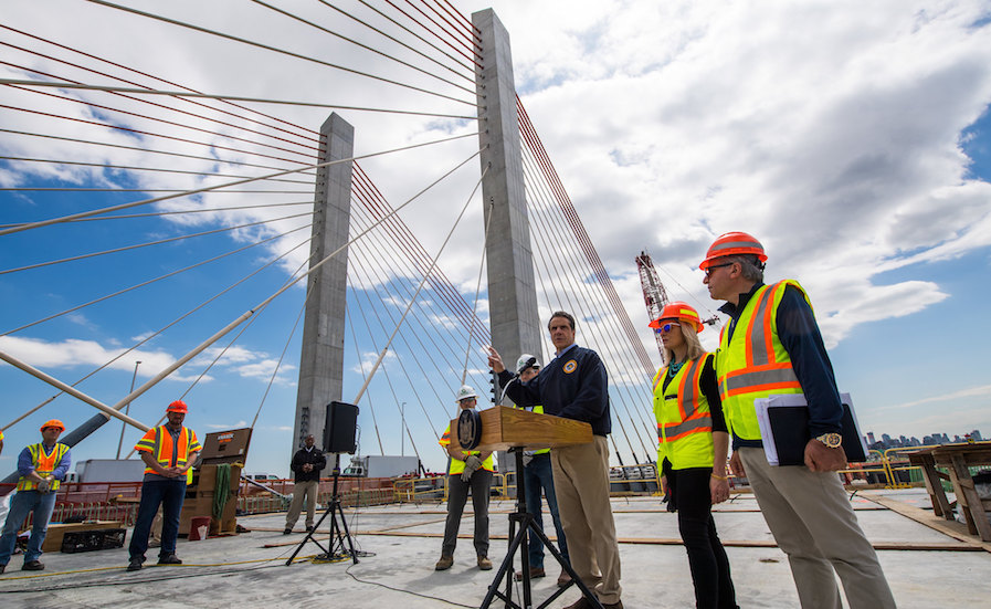 Cuomo_at_Koscuiuszko_Bridge.jpg