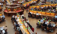 Students_in_library